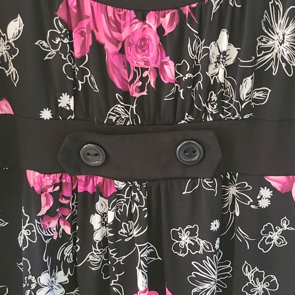 Dress - Picture 4 of 4